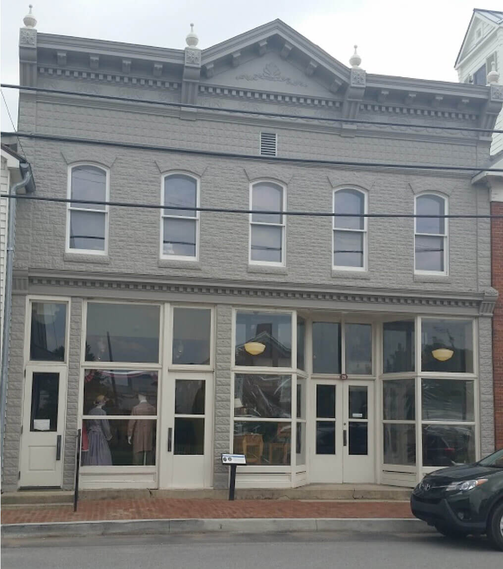 The 1907 Hill Store Building